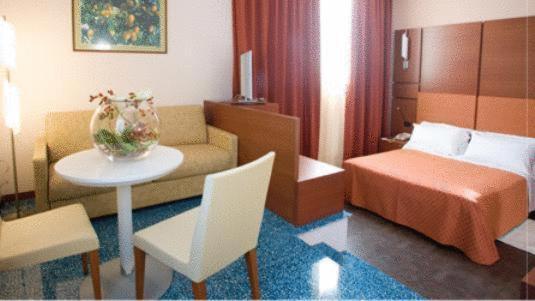 Hotel Mareschi Palace Novara Room photo